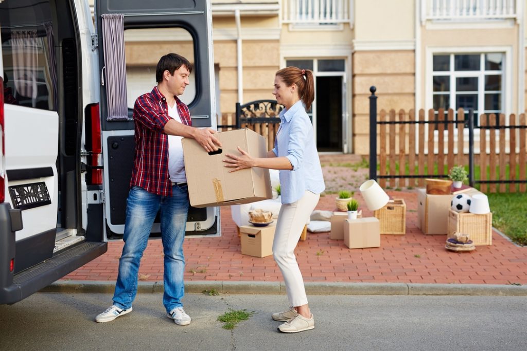 A Shoestring Budget: 4 Easy Ways to Save Money While Moving