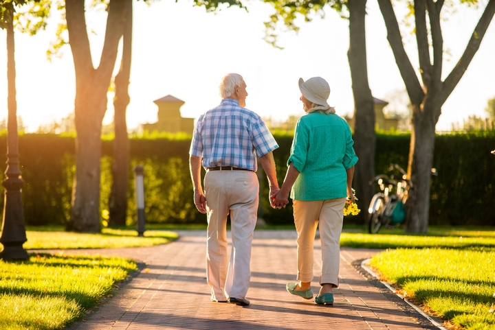 Visiting a Retirement Home? 8 Little Details You Must Observe