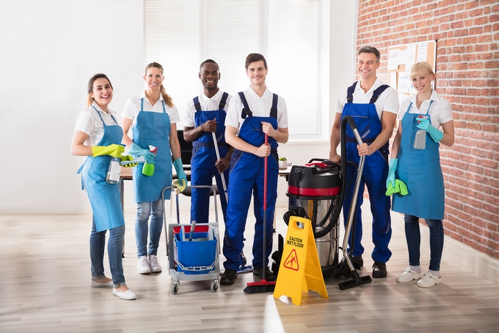 Keep Your Office Clean: 4 Benefits of Professional Office Cleaners