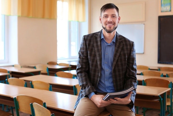 Classroom Hero: 5 Benefits of Becoming a Teacher