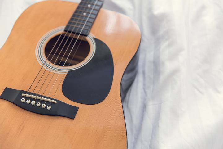 How to Teach Your Kids About the Guitar